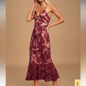 Lulu’s “Alluring Dream” NWT Lace Trumpet Midi Dress XL